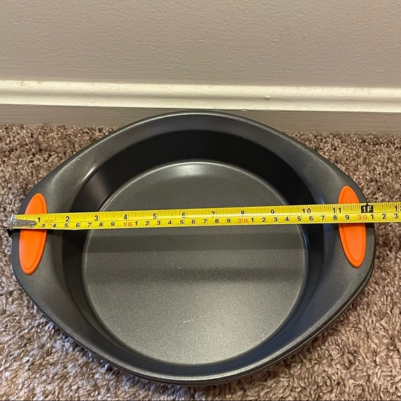 Set Of 2 Rachael Ray Yum-O! Oven Lovin' Round Non-Stick Baking Pan ~ 9 inches - Picture 4 of 5